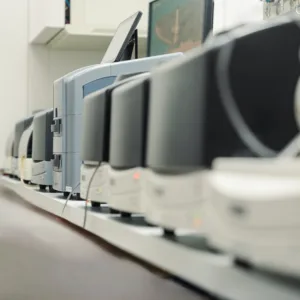 Permeations-Messgerät im Innoform-Prüflabor mit eingelegter Folienprobe in der Messzelle